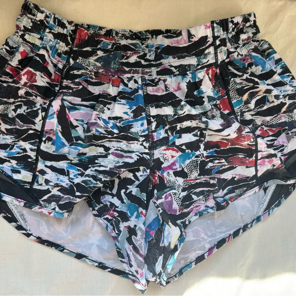 Lululemon Hotty Hot Shorts 2 1/2 inch inseam